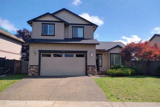 Building Photo - 1116 SE Millright Ave