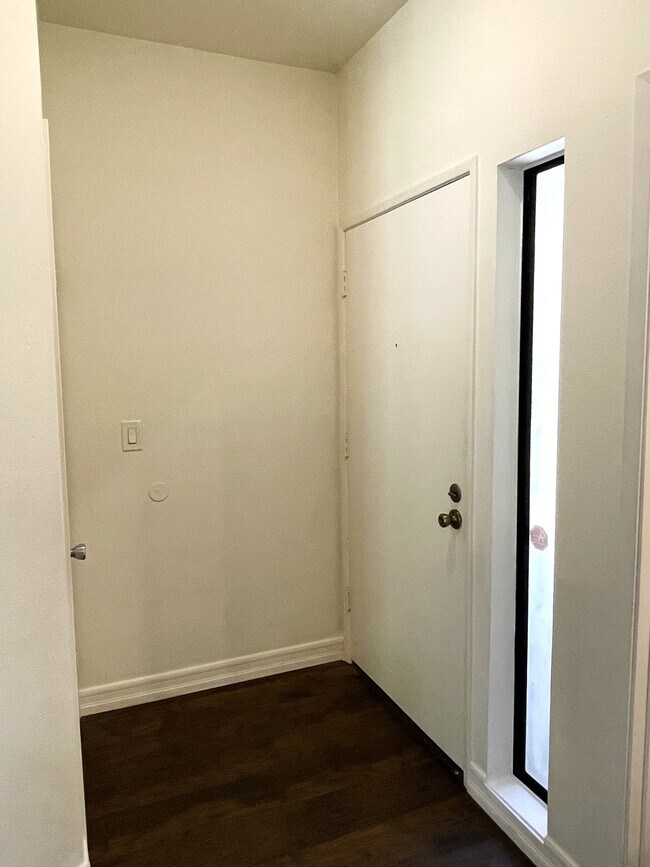 Building Photo - 16211 Downey Ave
