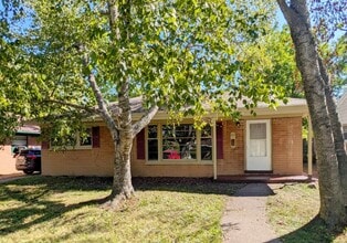 Building Photo - 3017 Menominee Ave