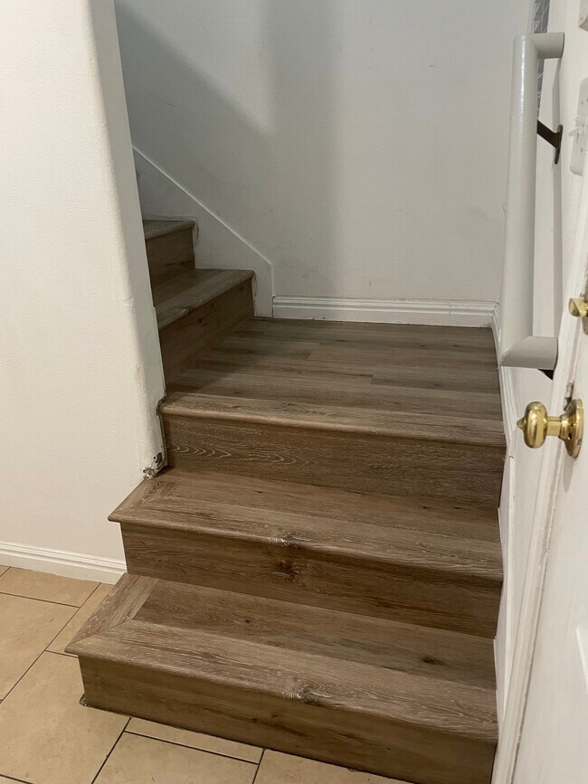 Foto del edificio - 1420 W Salvia Pl