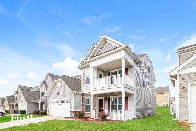 Building Photo - 2207 Talon Dr