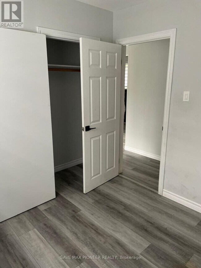 Photo du bâtiment - 136 Appel St