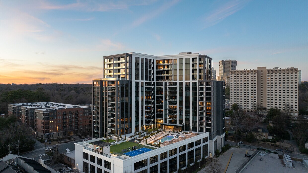 Photo - 2425 Peachtree Rd (Atlanta, GA)