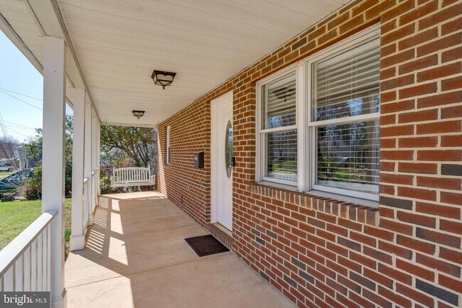 Foto del edificio - 104 Morton Ct