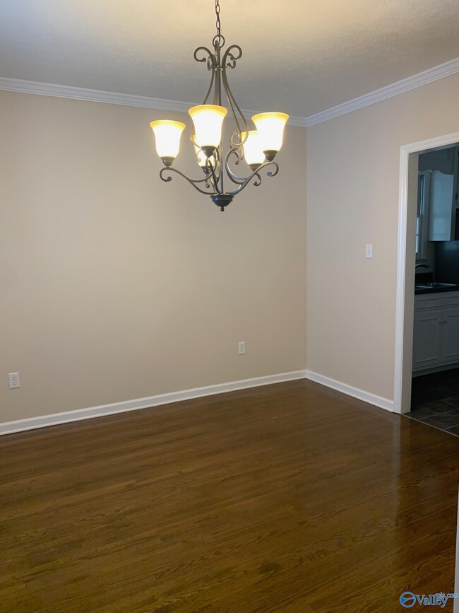 Foto del edificio - 2465 Hine St S