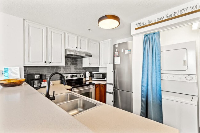 Building Photo - 5115 Gulf Dr