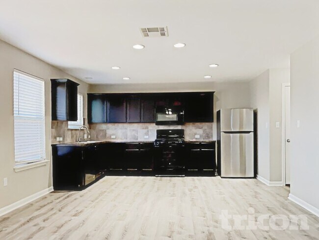 Building Photo - 15102 Verela Dr