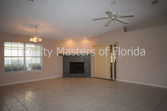 Foto del edificio - 2345 Caddy Shack Ln