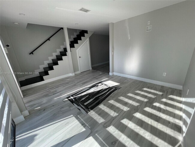 Foto del edificio - 510 NW 107th Ave