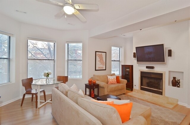 Building Photo - 4354 N Kenmore Ave