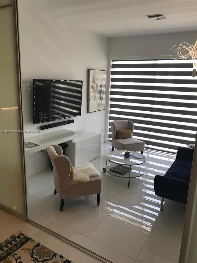 Foto del edificio - 1045 NE 18th Ave