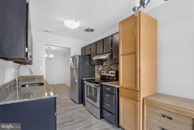 Building Photo - 9305 Bathgate Ct