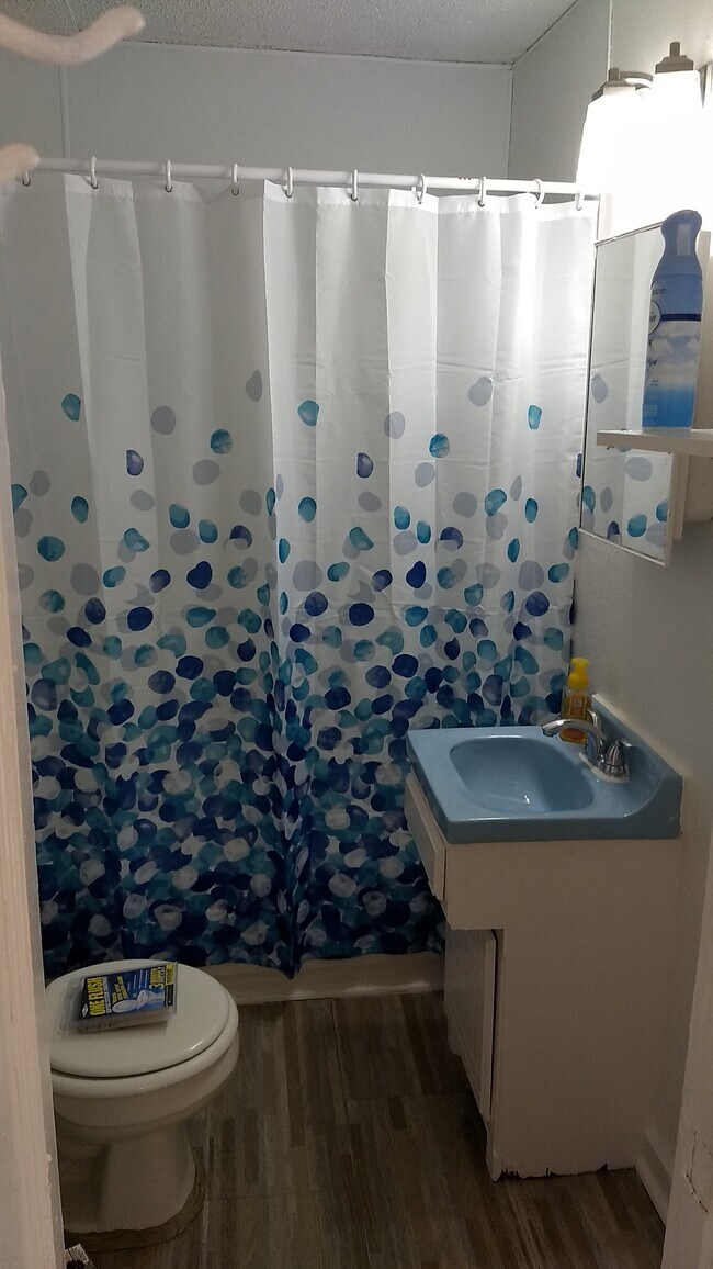 Building Photo - 1805 S Eastern Ave