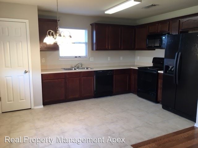 Building Photo - 3 br, 2 bath House - 2025 Sabine Dr.