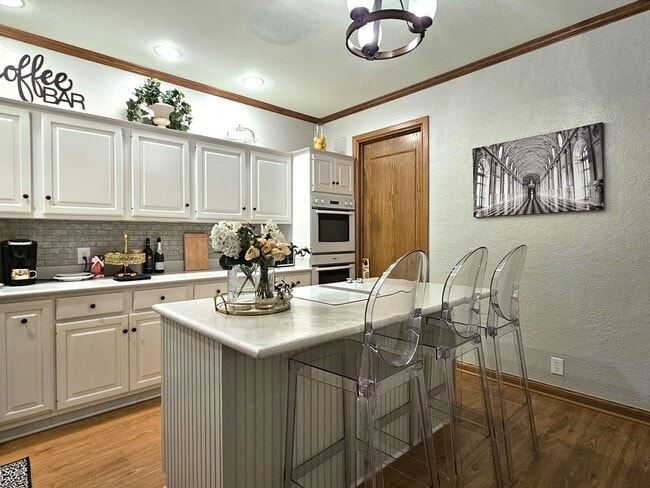 Building Photo - *** $500 Off Move In Special!!!*** Exquisi...