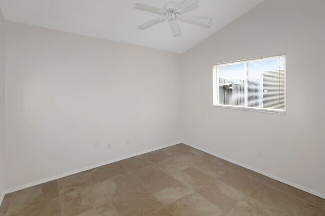 Building Photo - Ironwood Villas Annual Villa for Rent