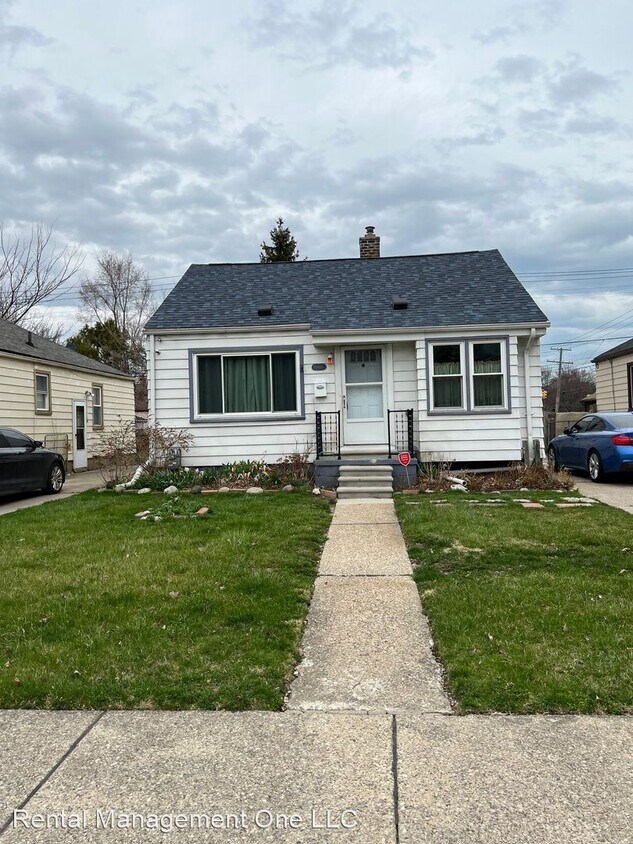 Primary Photo - 3 br, 1 bath House - 19469 Roscommon St