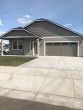 Building Photo - 749 N Doumit Dr