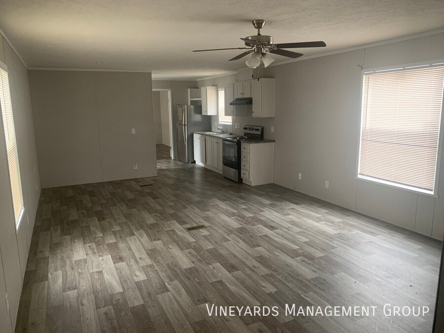 Primary Photo - Home available! Apply now!