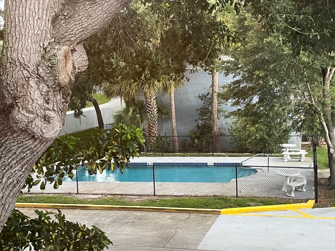 Primary Photo - 175 Yorktowne Dr