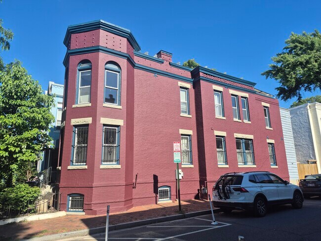 Foto del edificio - 1429 G St NE