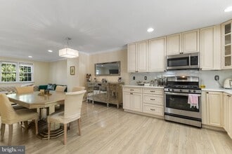 Building Photo - 2805 Lafora Ct