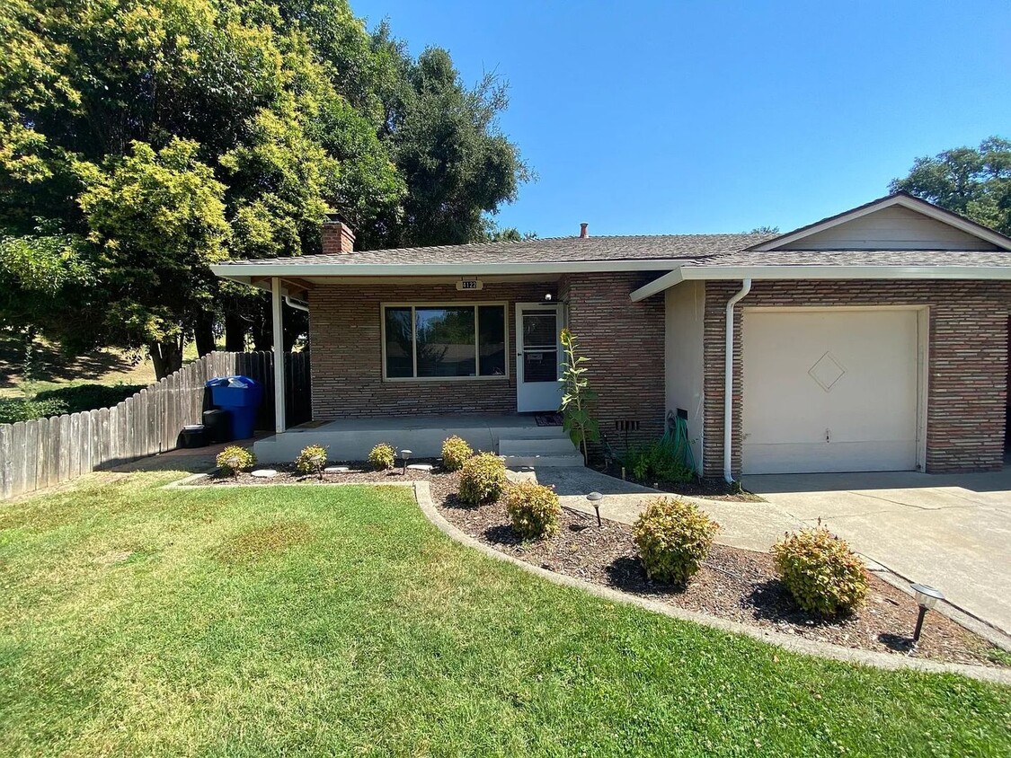 4120/4122 Canby Way - 4120/4122 Canby Way