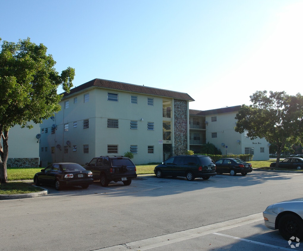 Building Photo - Mainland 2191