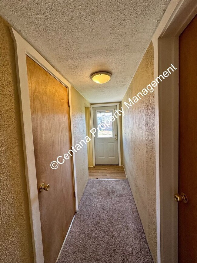 Foto del edificio - 1 Bed 1 Bath located in the heart of Anaconda
