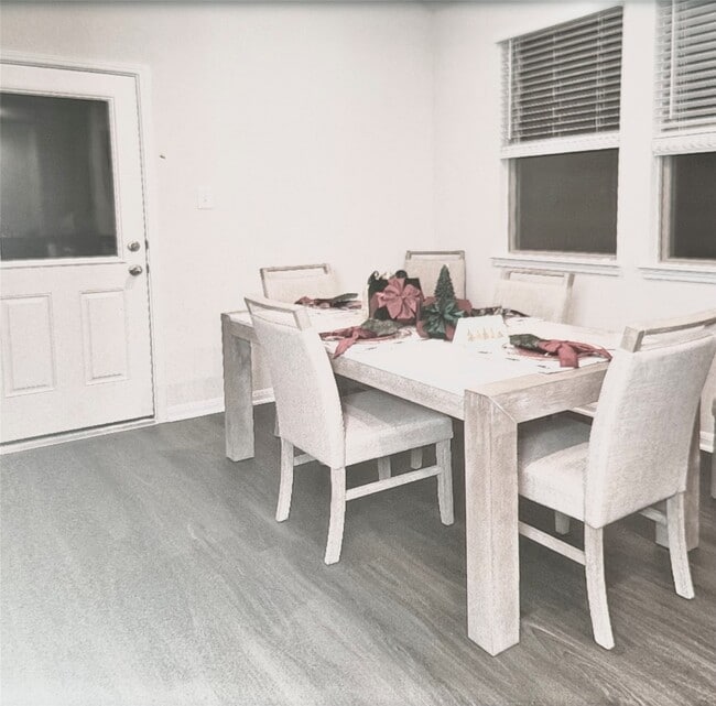 Building Photo - 3085 Arrow Wood Dr