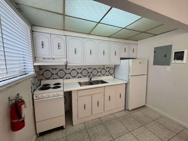 Foto del edificio - 301 Sharar Ave