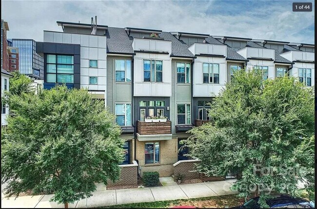 Foto del edificio - 215 Doggett St