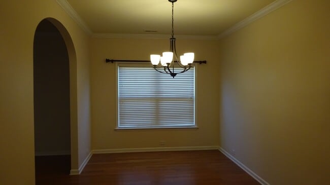 Building Photo - Great Home in Canebrake. Lawncare is inclu...
