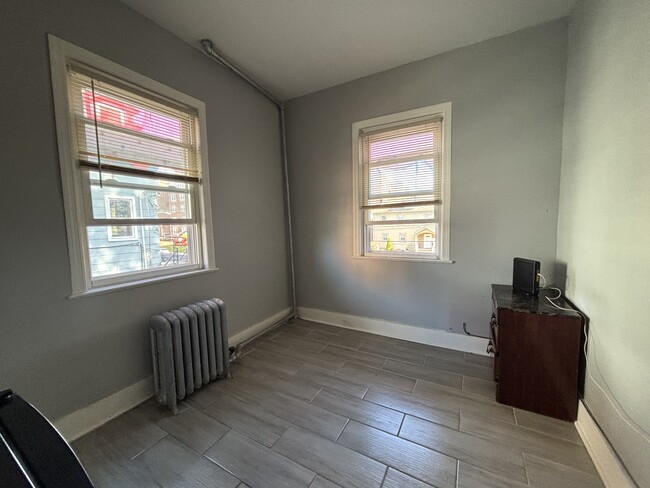 Foto del edificio - 62 Dehart Pl