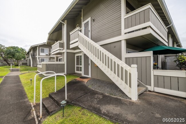 Building Photo - $2700 / 2 BED / 1 BATH IN WAIPIO