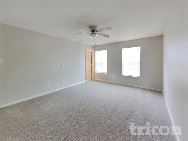 Foto del edificio - 678 Runnymede Ct