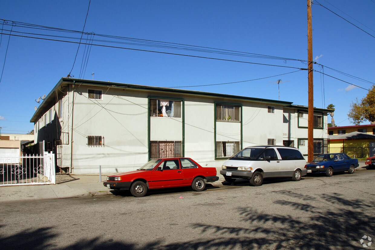 Primary Photo - 2001 Raymond Ave