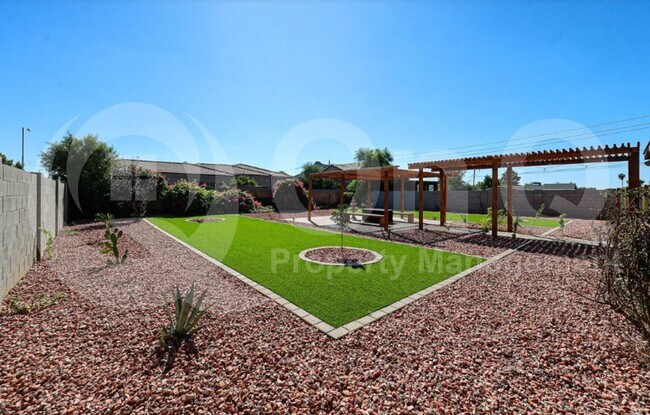 Foto del edificio - 16227 North 21st St