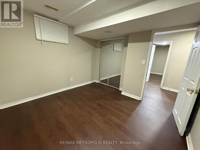 Building Photo - 106 Marydale Ave