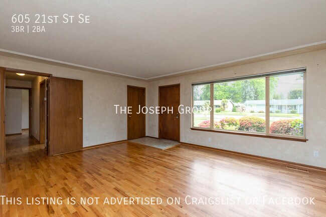 Building Photo - Conveniently located 3 bed, 2 bath in Auburn!