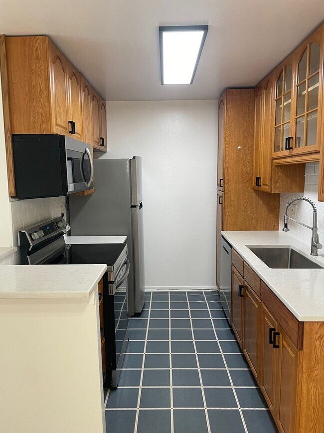 Foto del edificio - 2 bed 2 bath in Stoneybrook Villas