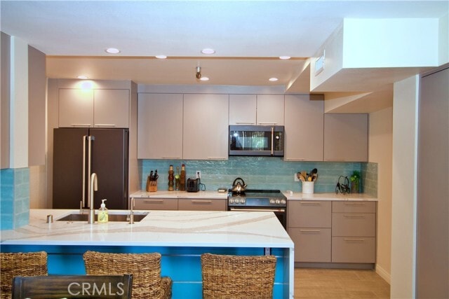 Building Photo - 230 S Catalina Ave