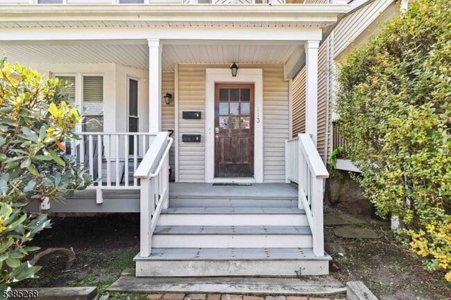 Building Photo - 113 Maple Ave