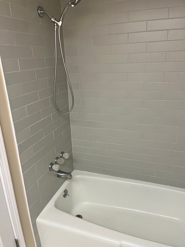 Foto del edificio - 4880 Locust St NE