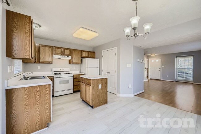 Foto del edificio - 8301 Water Lily Way