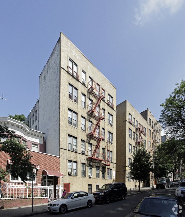 Foto principal - 3195 Hull Ave