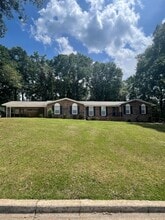 Building Photo - 103 S Valley Hill Dr