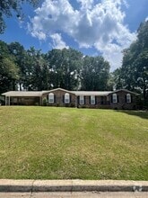 Building Photo - 103 S Valley Hill Dr
