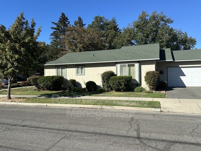 Foto del edificio - 1616 SW K St