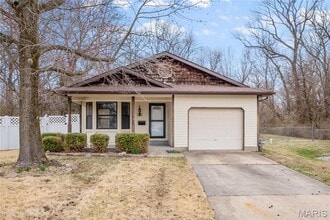 Building Photo - 701 Oak Hollow Ct